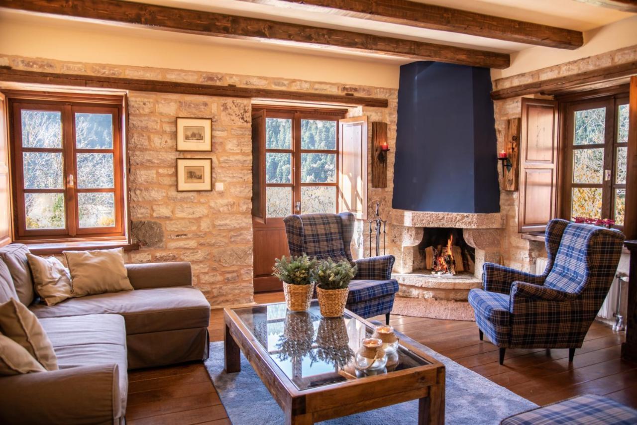 Epoches Hotel Karpenisi Luaran gambar