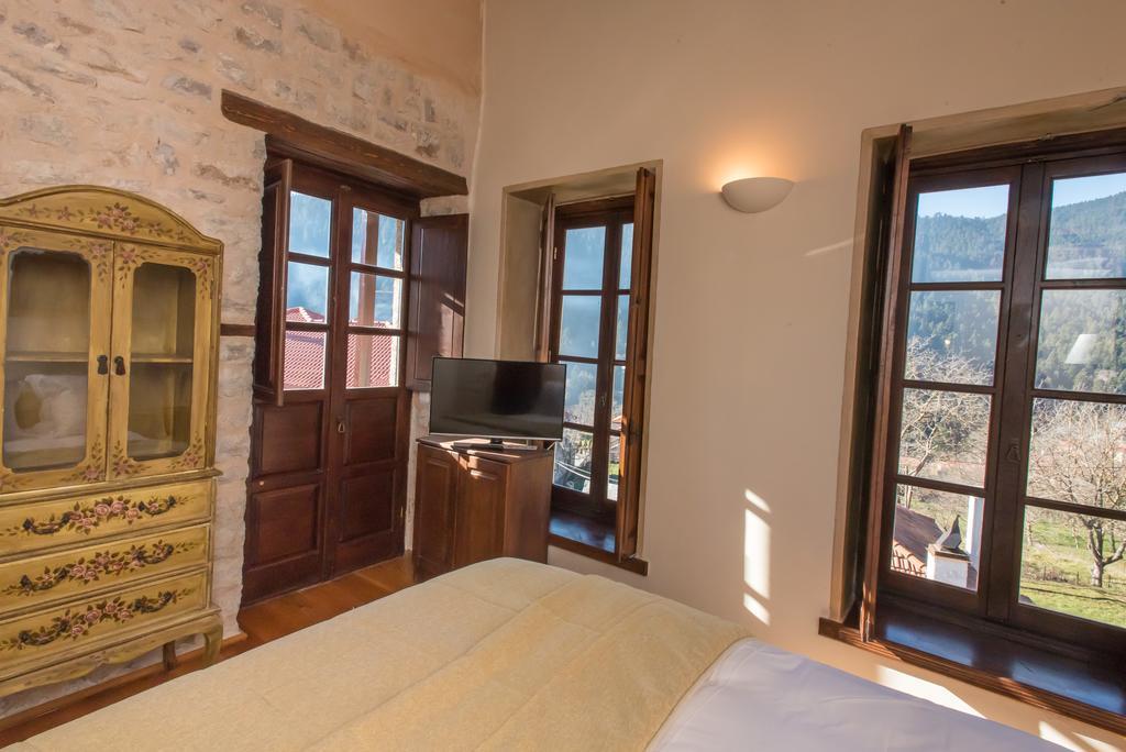 Epoches Hotel Karpenisi Luaran gambar