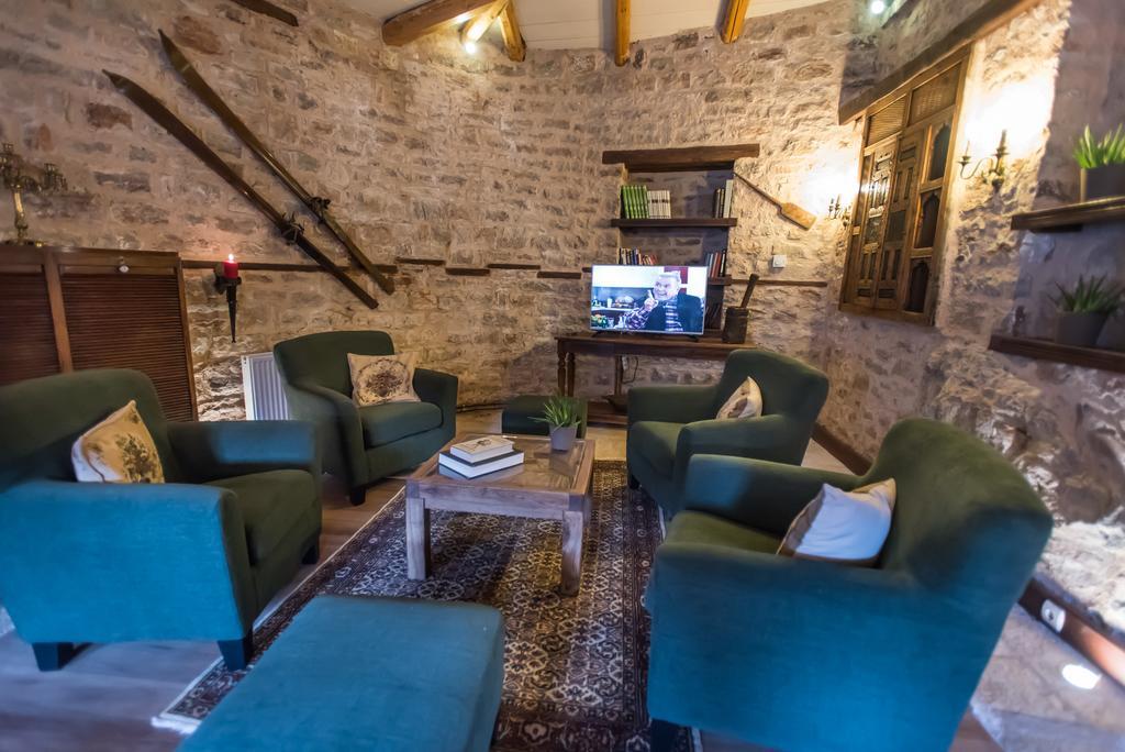 Epoches Hotel Karpenisi Luaran gambar