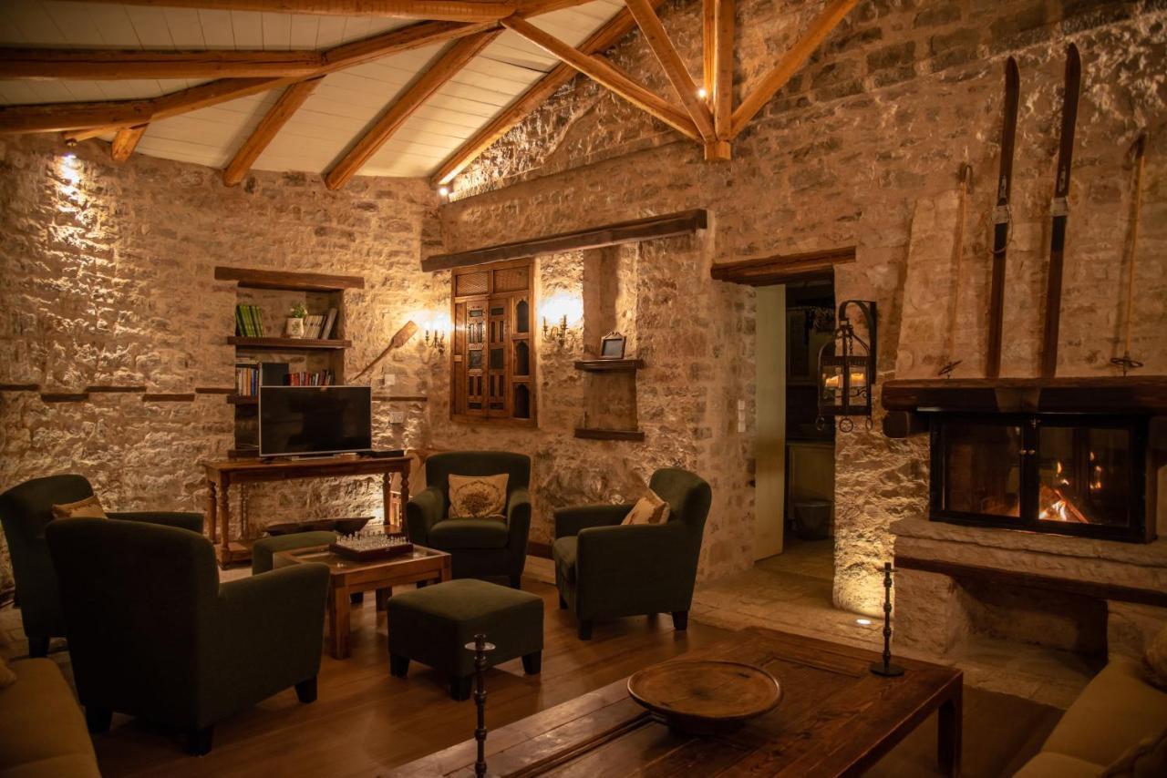Epoches Hotel Karpenisi Luaran gambar